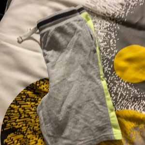 Carter’s Kid shorts size 8